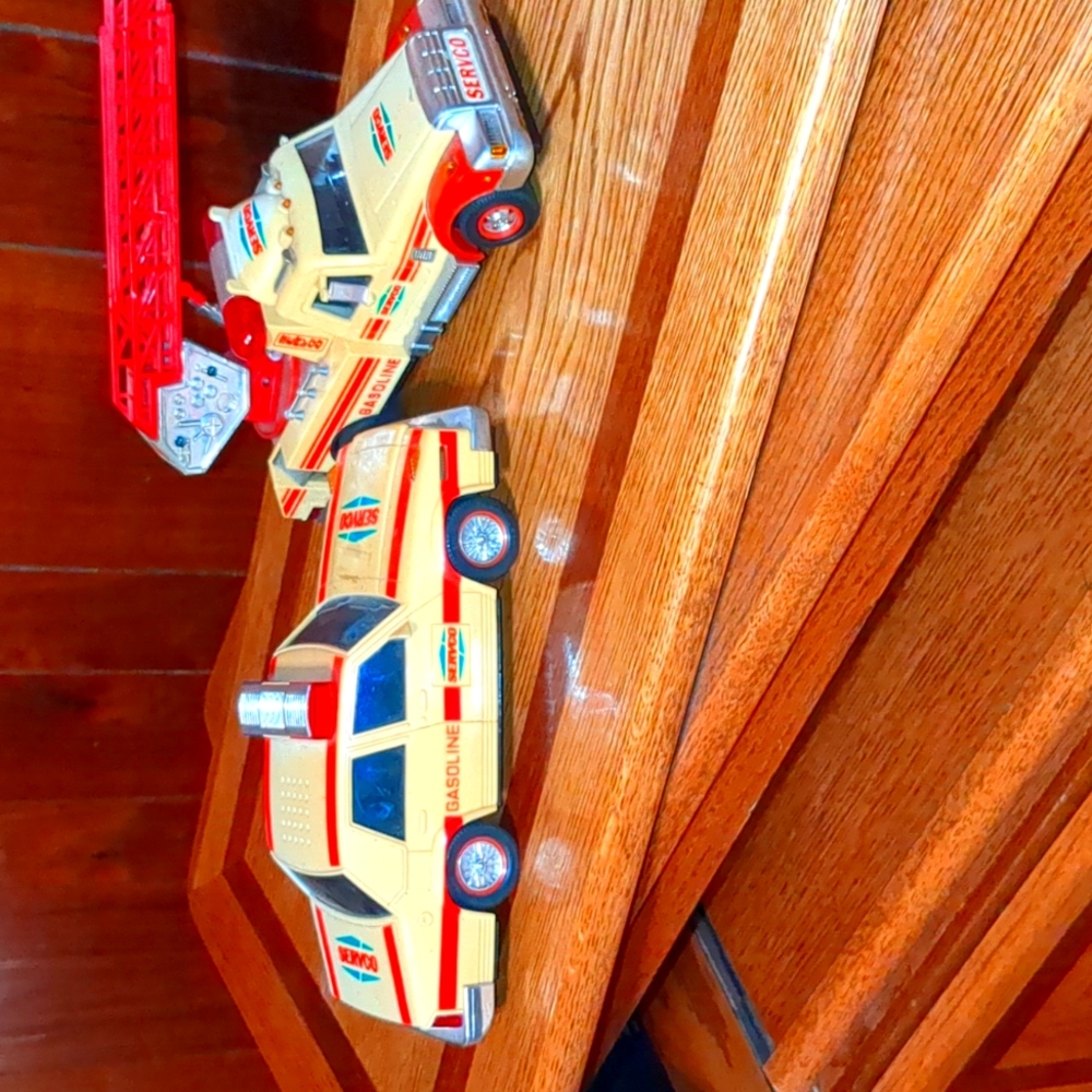 Two vintage s e r v c o service vehicles 1970s